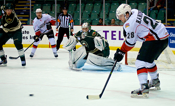 Forward Ben Hanowski accepts a pass during an Abbotsford Heat power play in first period action at the AESC. Photo by Jason Kurylo for Pucked in the Head.