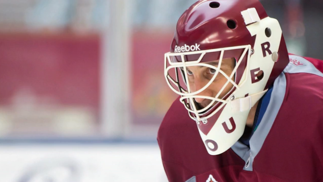 Roberto Luongo wearing his Vancouver Millionaires heritage mask.