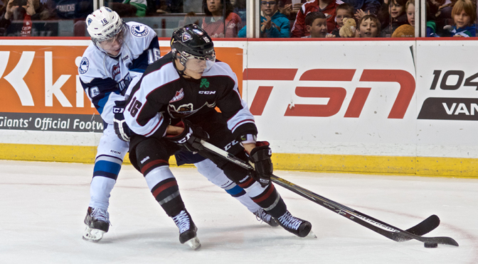 Giants win third straight on Teddy Bear Toss night